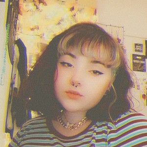 Meet your Posher, Caitlin